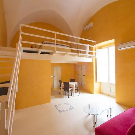 Relais Carlo V - Palazzo Storico Bed and breakfast 4*